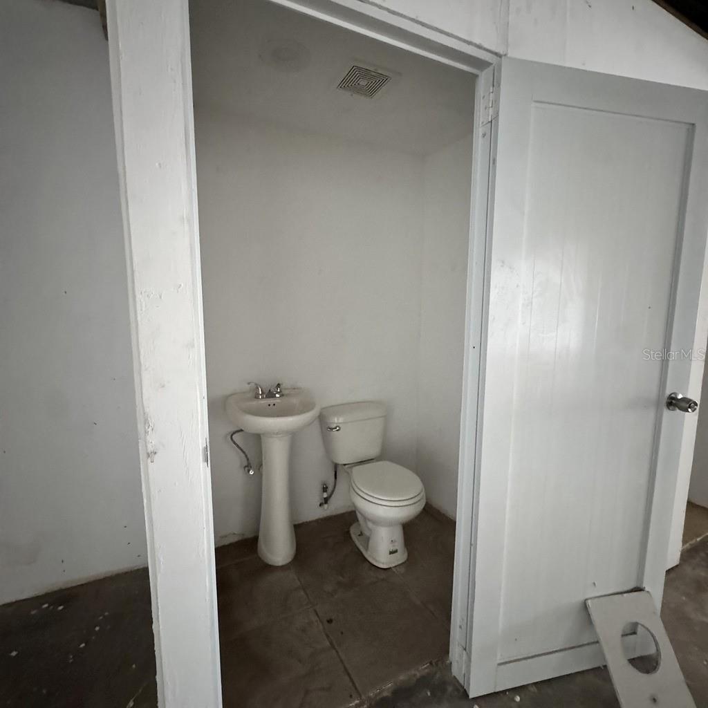 Calle 3 URB. FLAMBOYAN #A-3