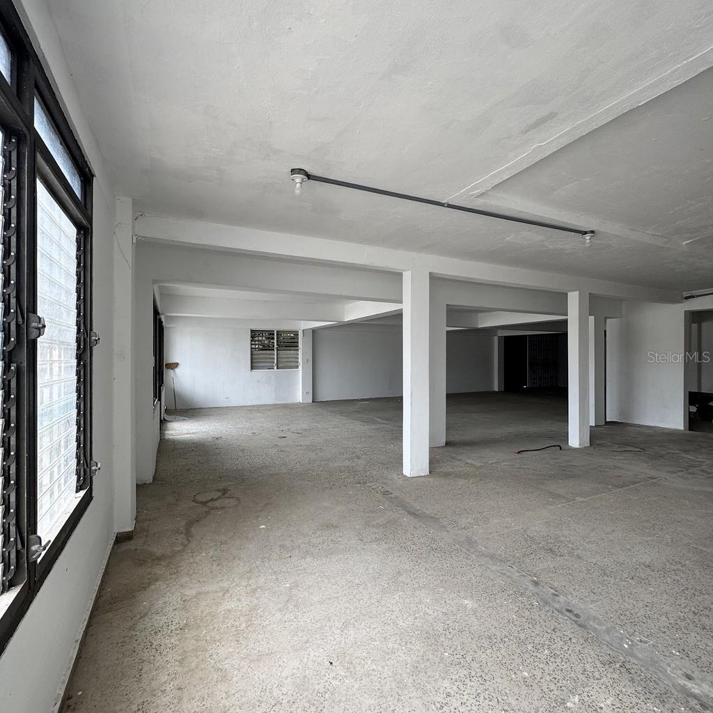 Calle 3 URB. FLAMBOYAN #A-3