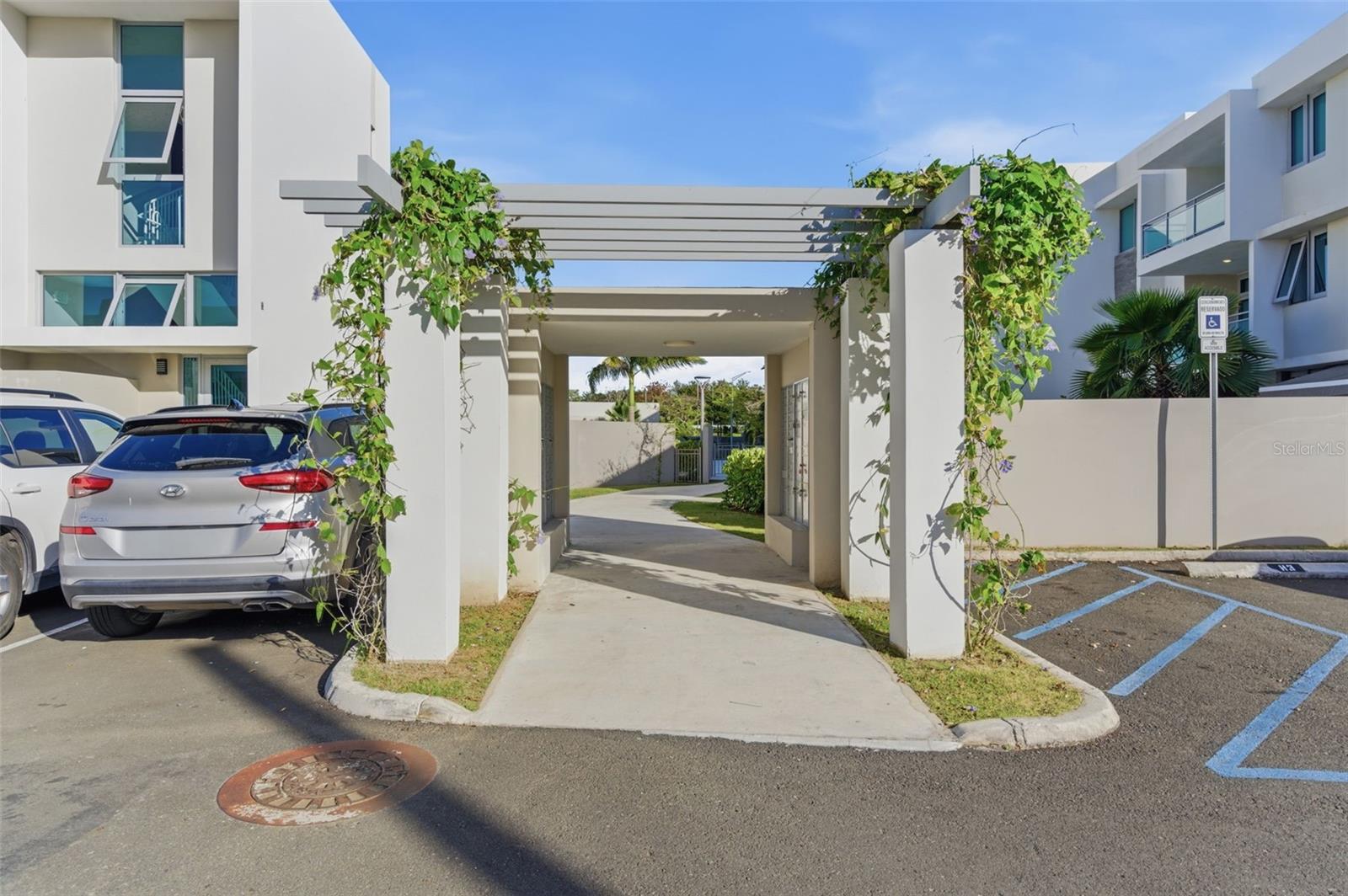 1445 C. MARG BALDORIOTY #921, Edif. C