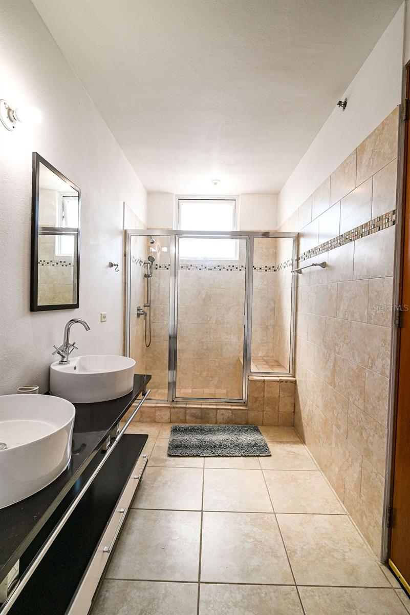 9 PALACIOS DEL ESCORIAL #9-71