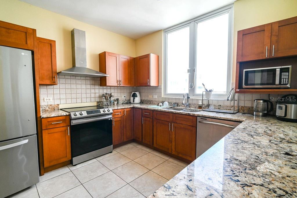 9 PALACIOS DEL ESCORIAL #9-71