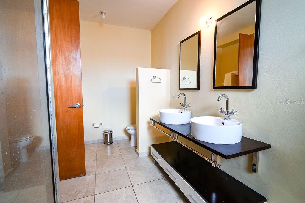 9 PALACIOS DEL ESCORIAL #9-71