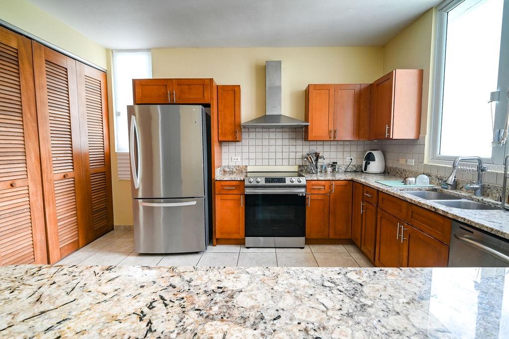 9 PALACIOS DEL ESCORIAL #9-71