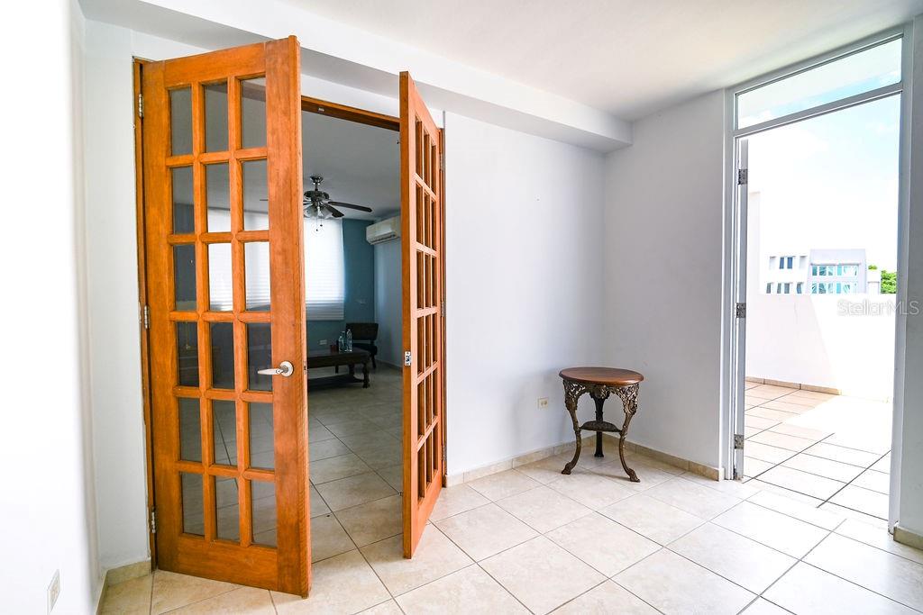 9 PALACIOS DEL ESCORIAL #9-71