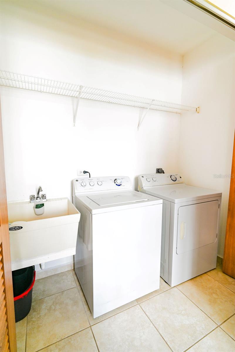 9 PALACIOS DEL ESCORIAL #9-71