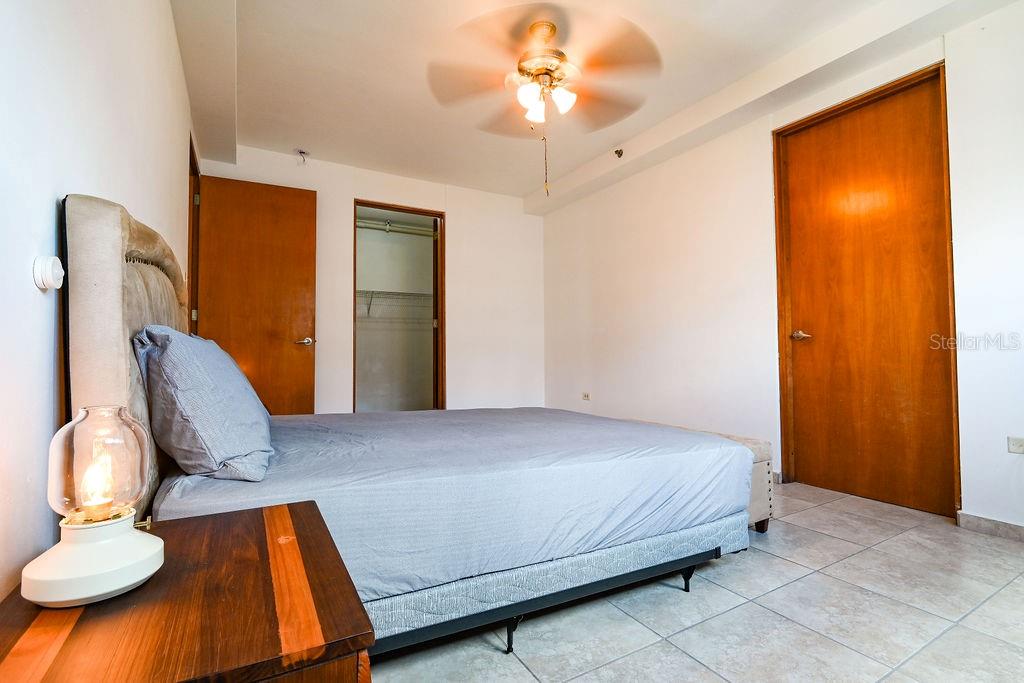 9 PALACIOS DEL ESCORIAL #9-71