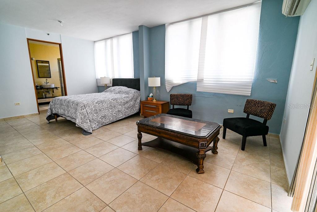 9 PALACIOS DEL ESCORIAL #9-71