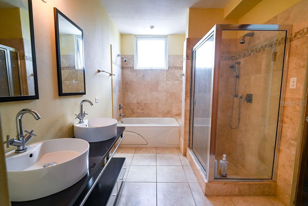 9 PALACIOS DEL ESCORIAL #9-71