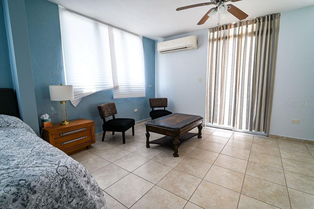 9 PALACIOS DEL ESCORIAL #9-71