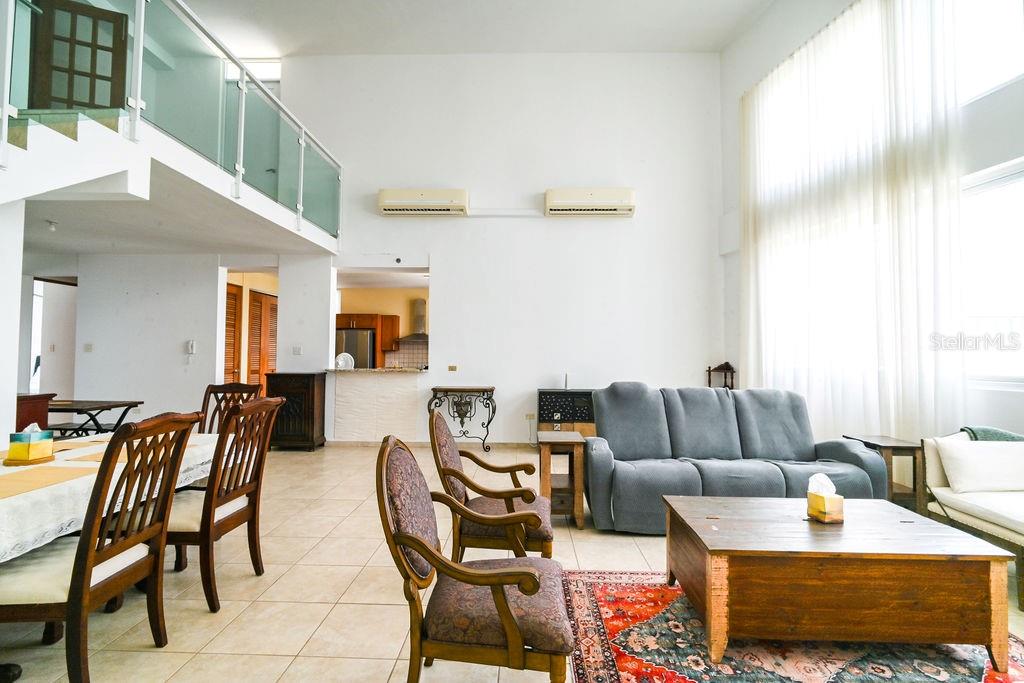 9 PALACIOS DEL ESCORIAL #9-71