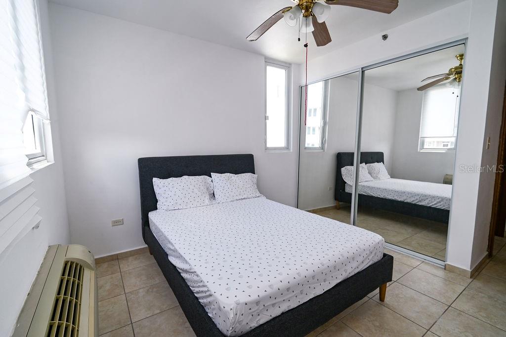 9 PALACIOS DEL ESCORIAL #9-71