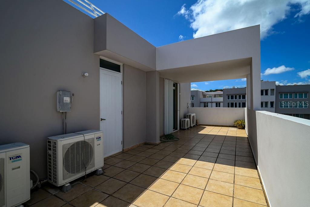 9 PALACIOS DEL ESCORIAL #9-71