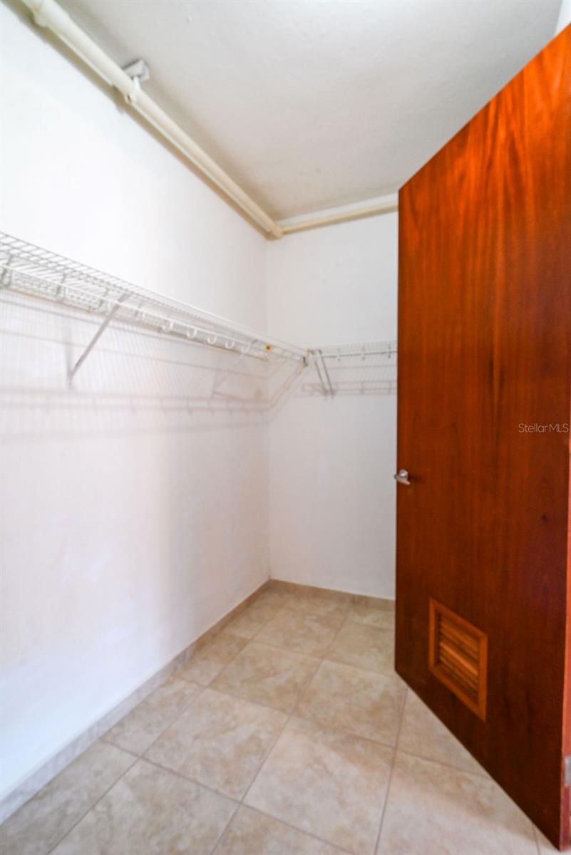 9 PALACIOS DEL ESCORIAL #9-71