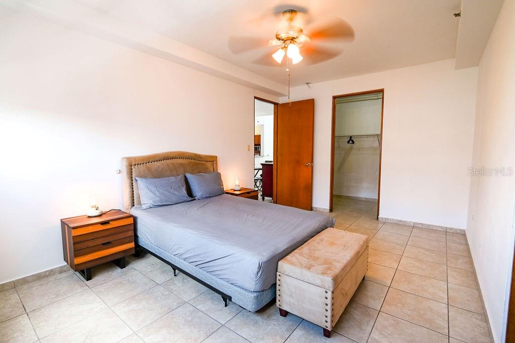 9 PALACIOS DEL ESCORIAL #9-71