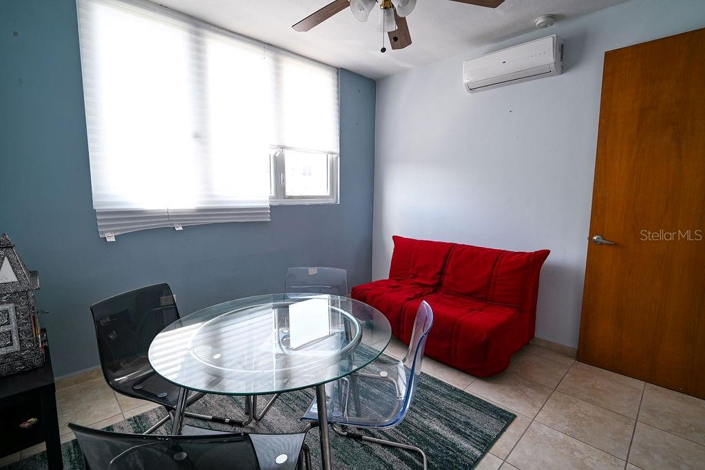 9 PALACIOS DEL ESCORIAL #9-71