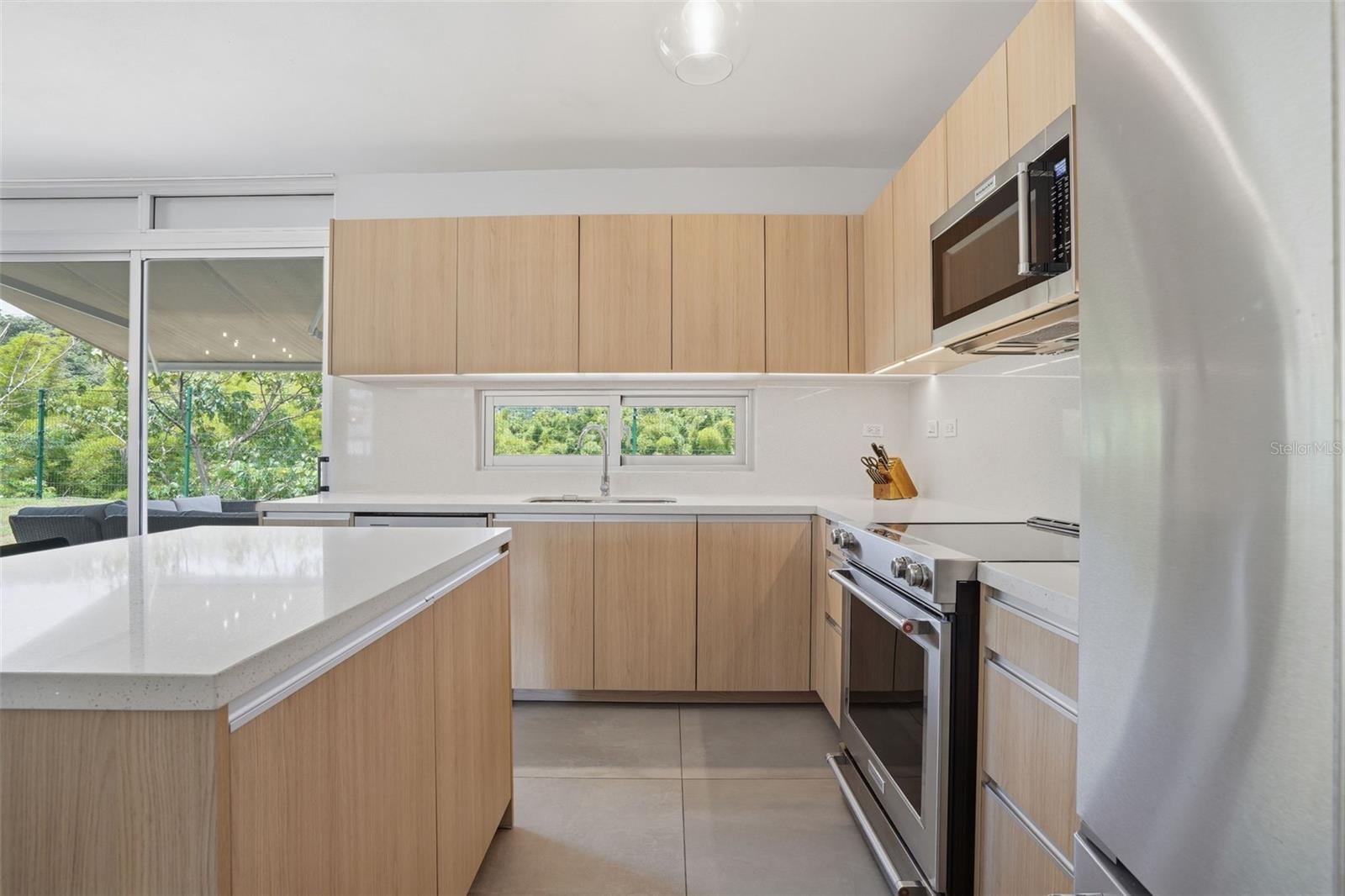 Cll 11 URB. BELMONT #32