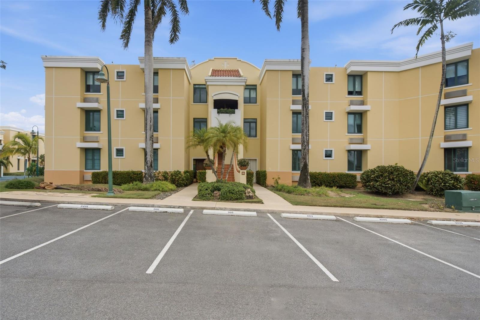 1805 EL DORADO CLUB #3304