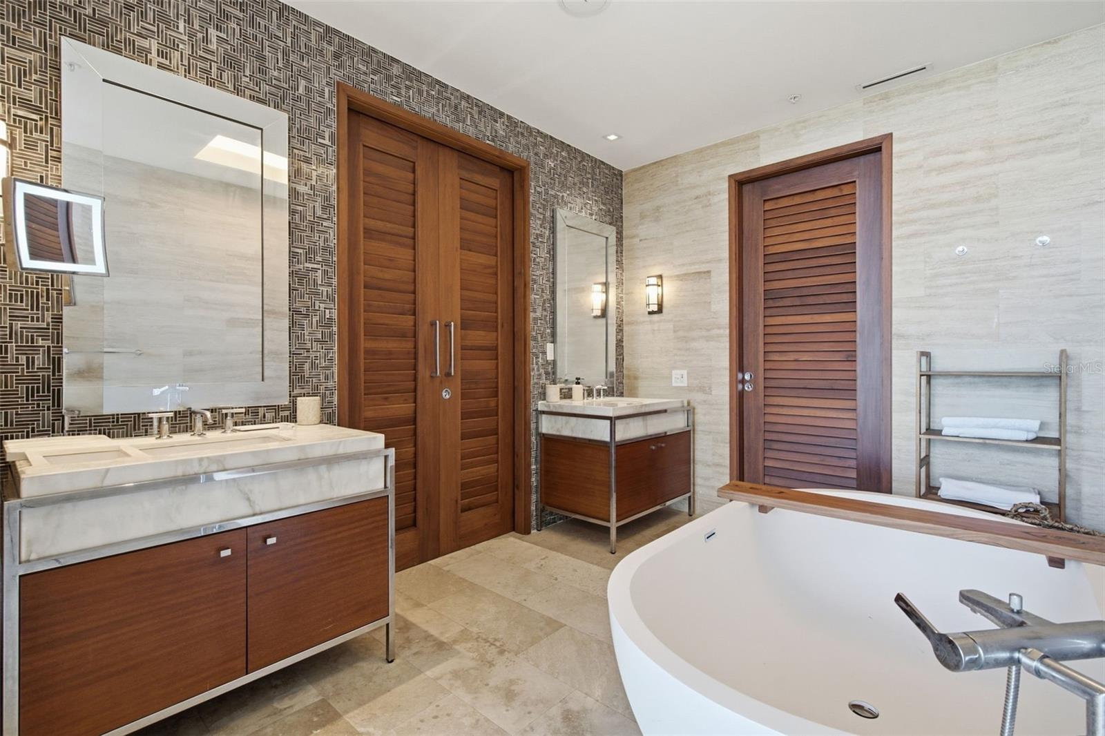 3332-3333 WEST BEACH RESIDENCES #3332-3333
