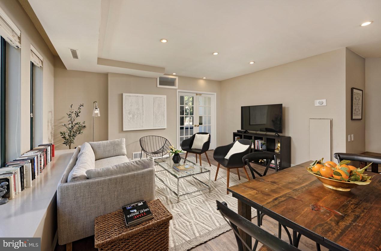 955 26TH STREET NW 201