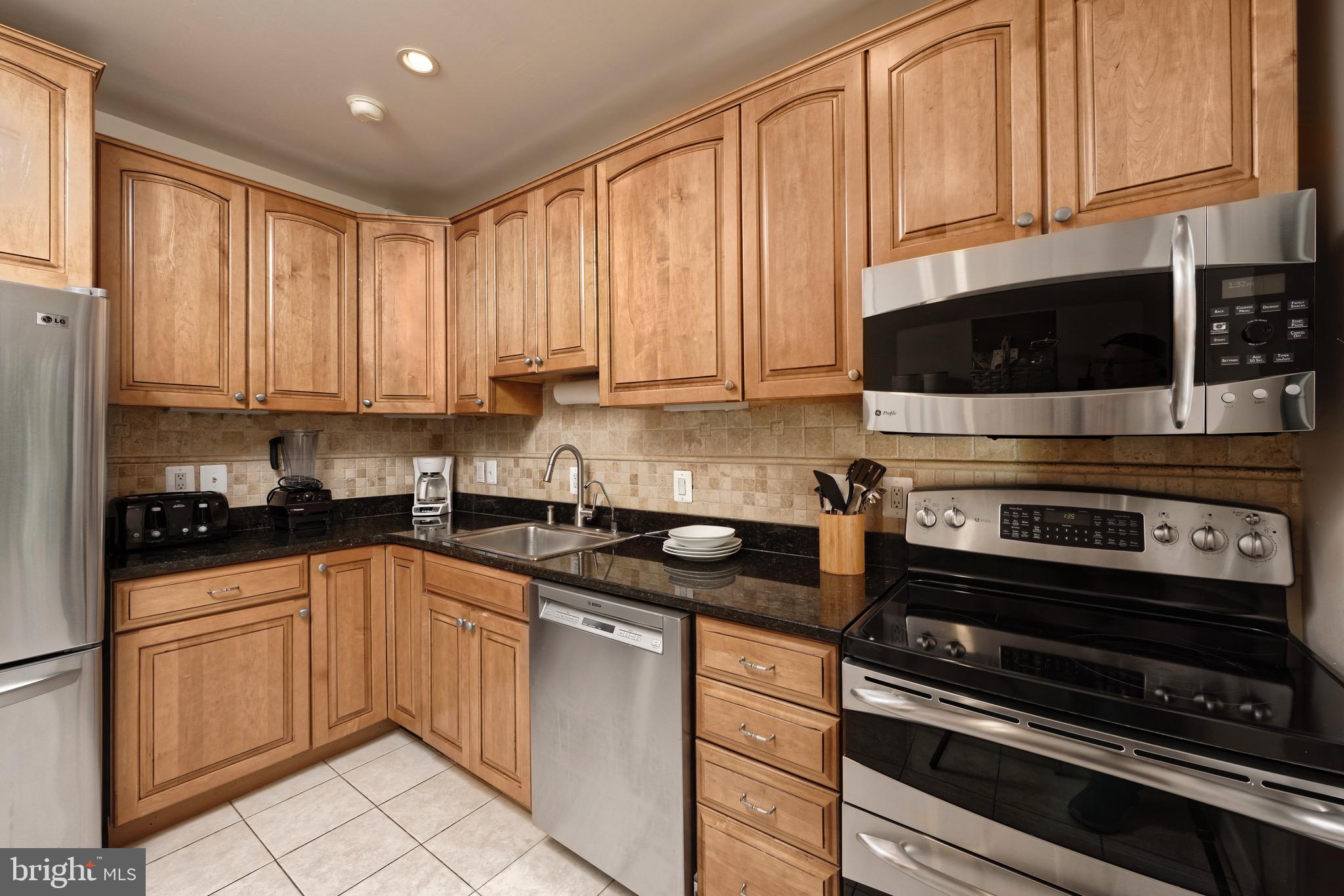 955 26TH STREET NW 201