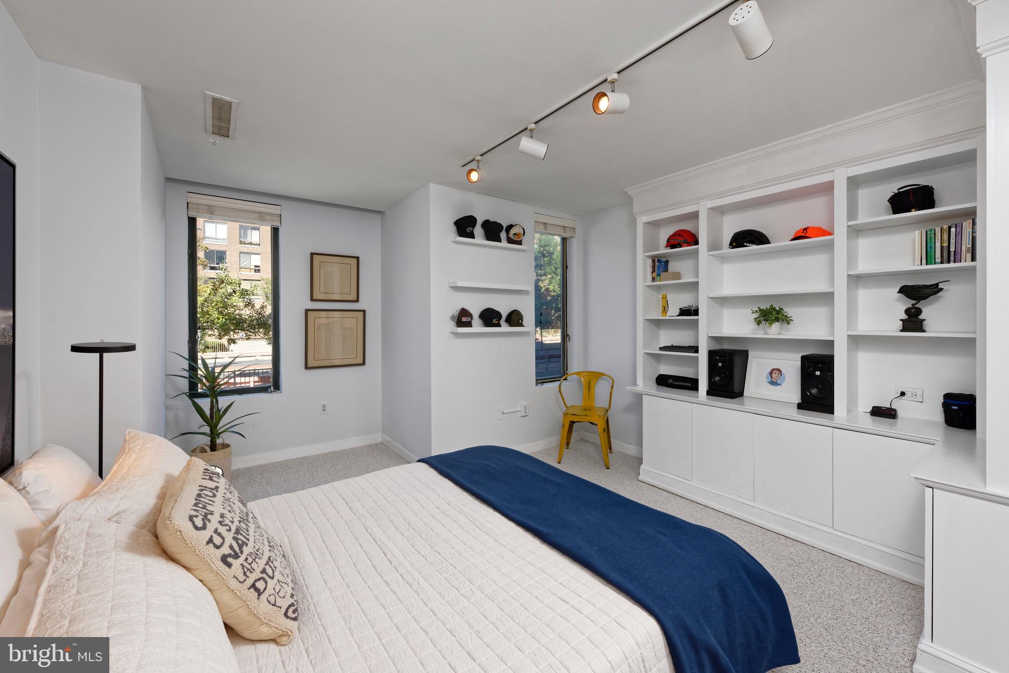 955 26TH STREET NW 201