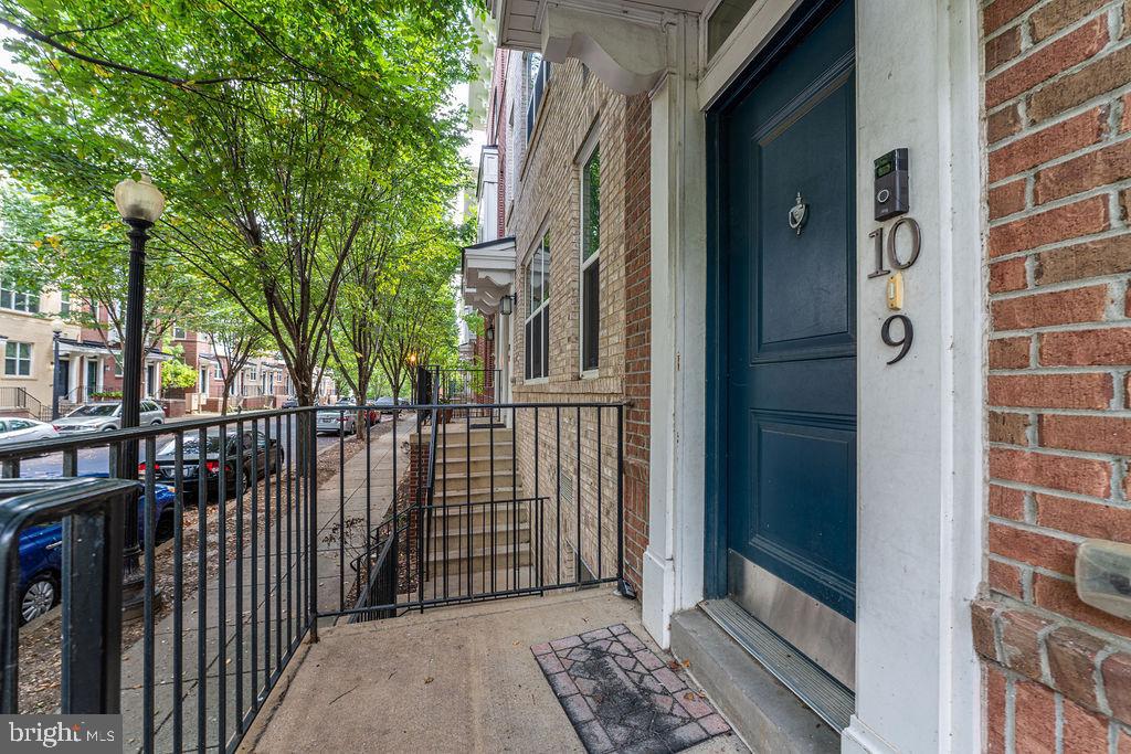 2501 SAYLES PLACE SE 9