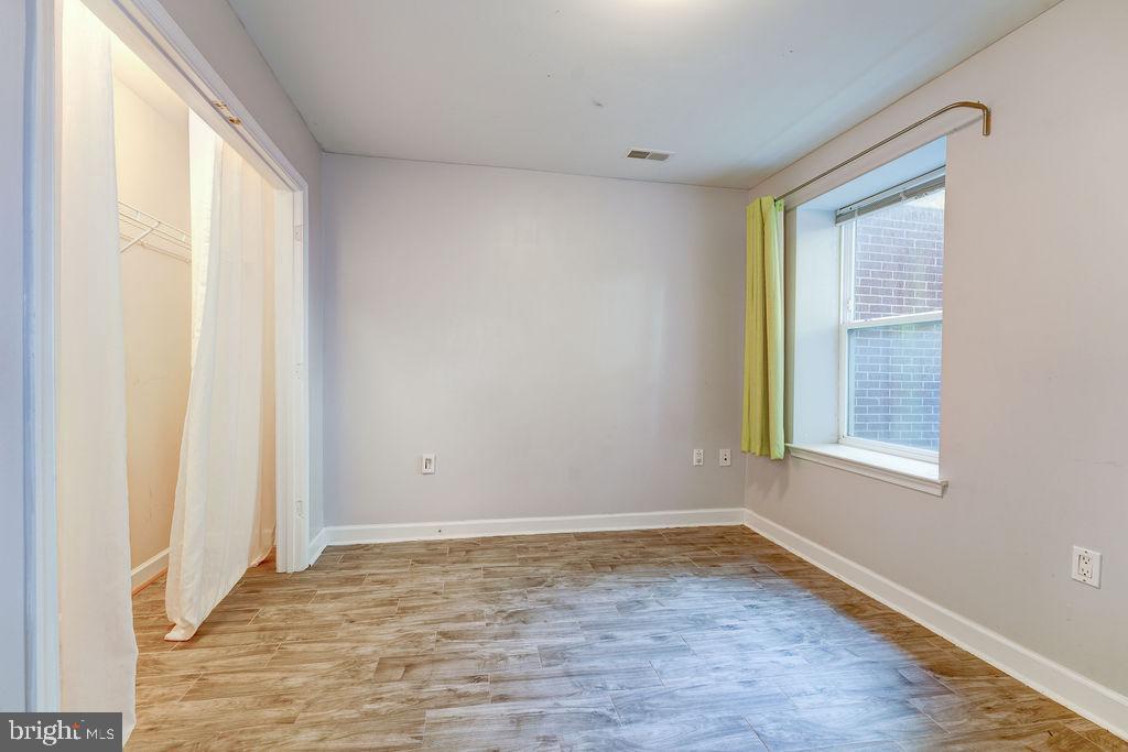 2501 SAYLES PLACE SE 9