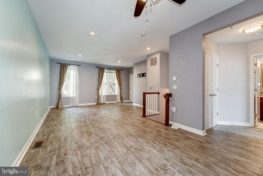 2501 SAYLES PLACE SE 9