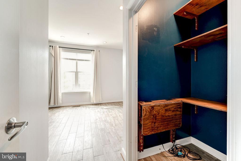 2501 SAYLES PLACE SE 9