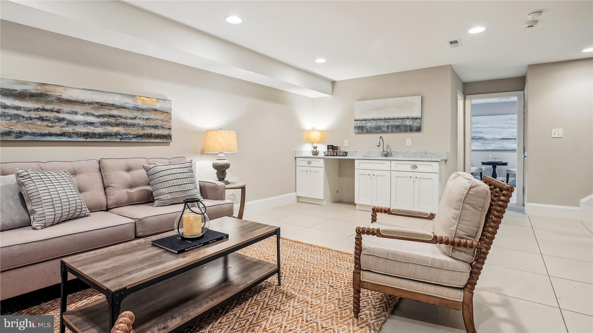 703 MARYLAND AVENUE NE