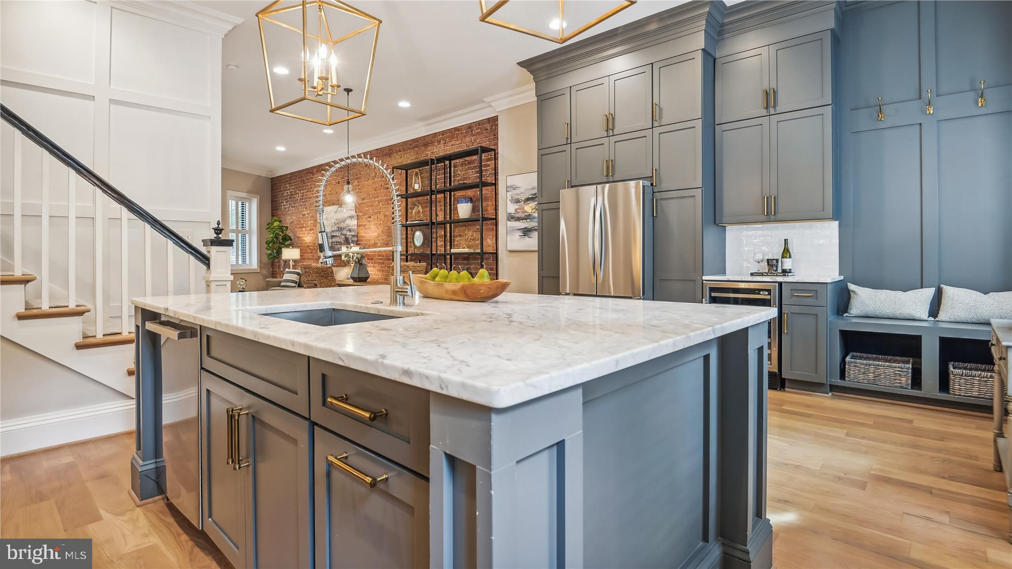 703 MARYLAND AVENUE NE