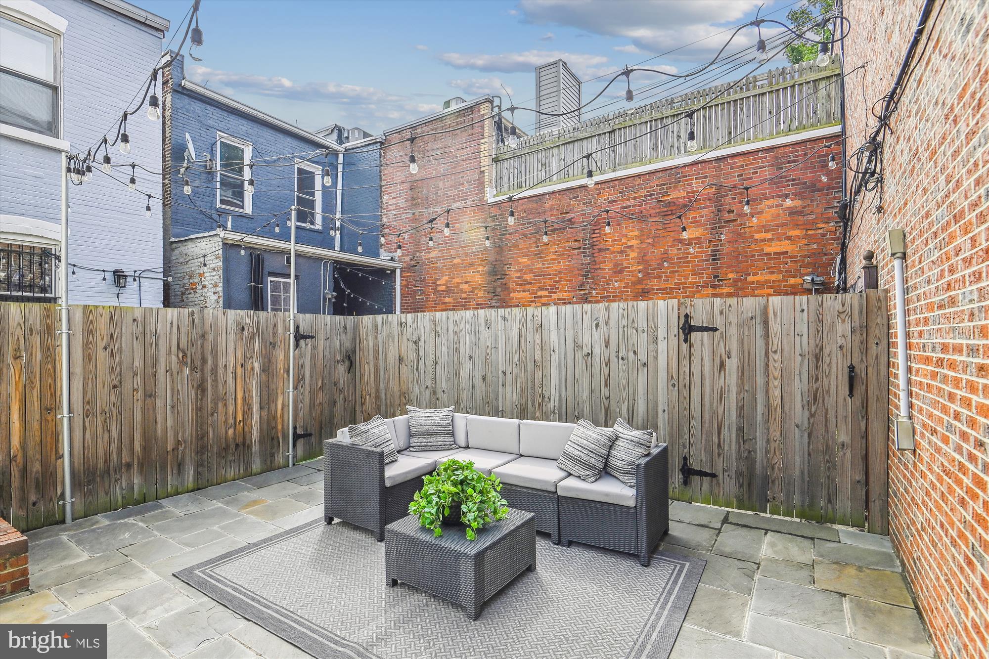 703 MARYLAND AVENUE NE