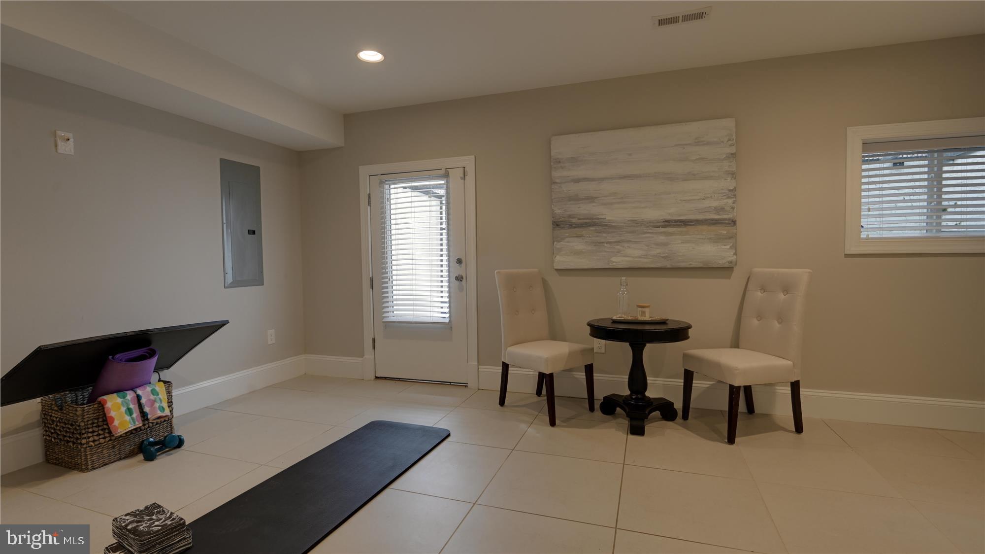 703 MARYLAND AVENUE NE