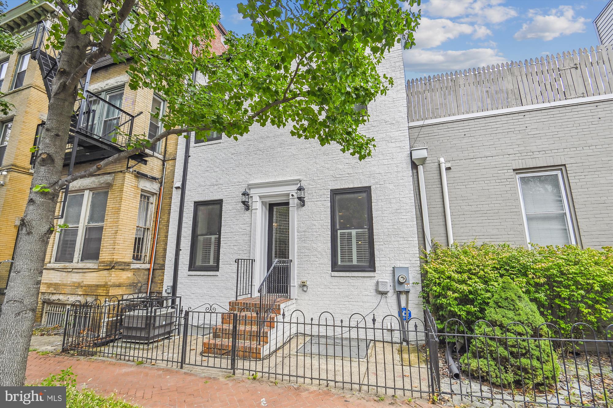 703 MARYLAND AVENUE NE