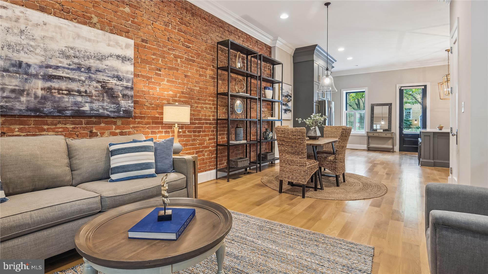 703 MARYLAND AVENUE NE