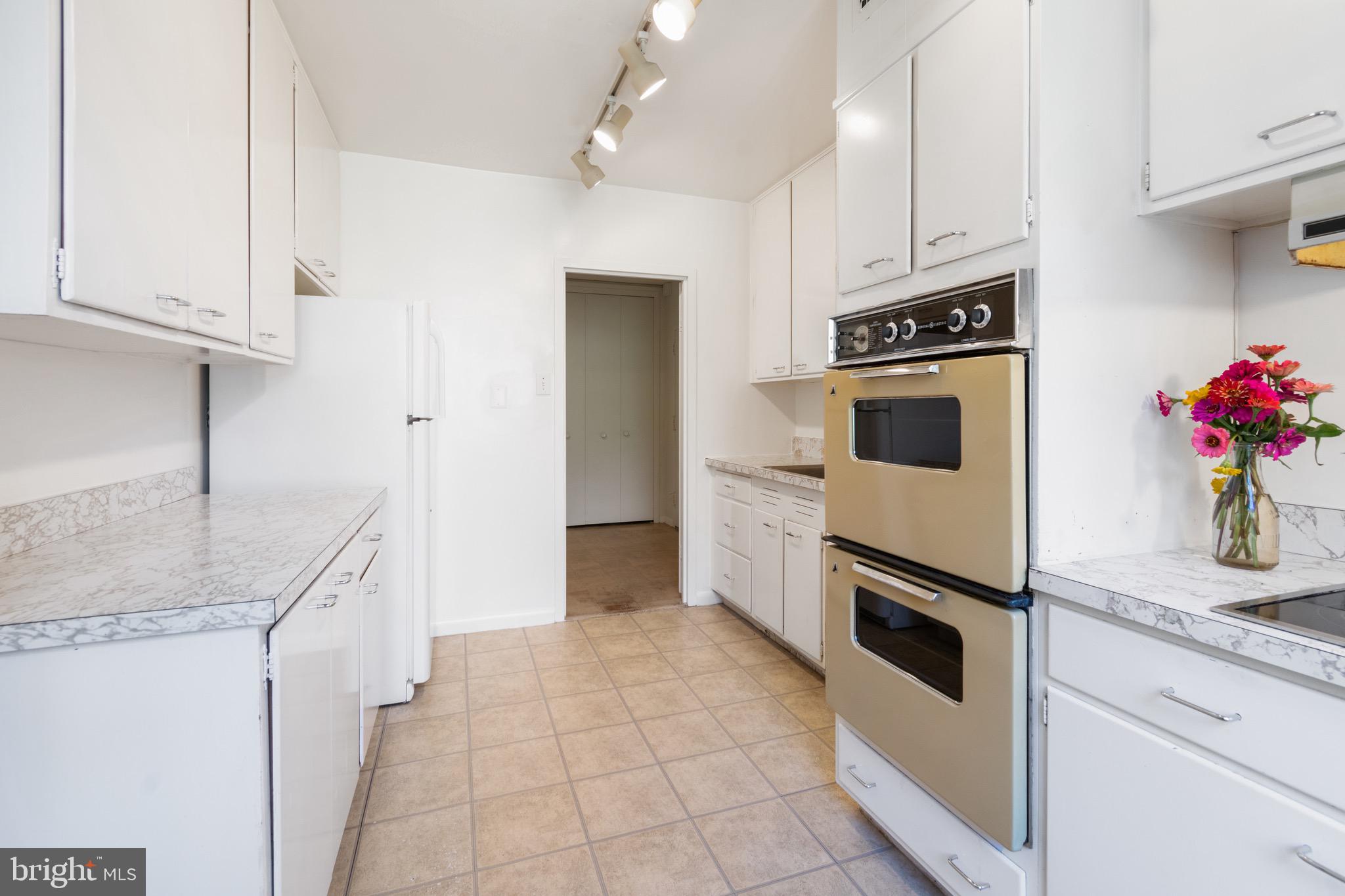 4101 CATHEDRAL AVENUE NW 610