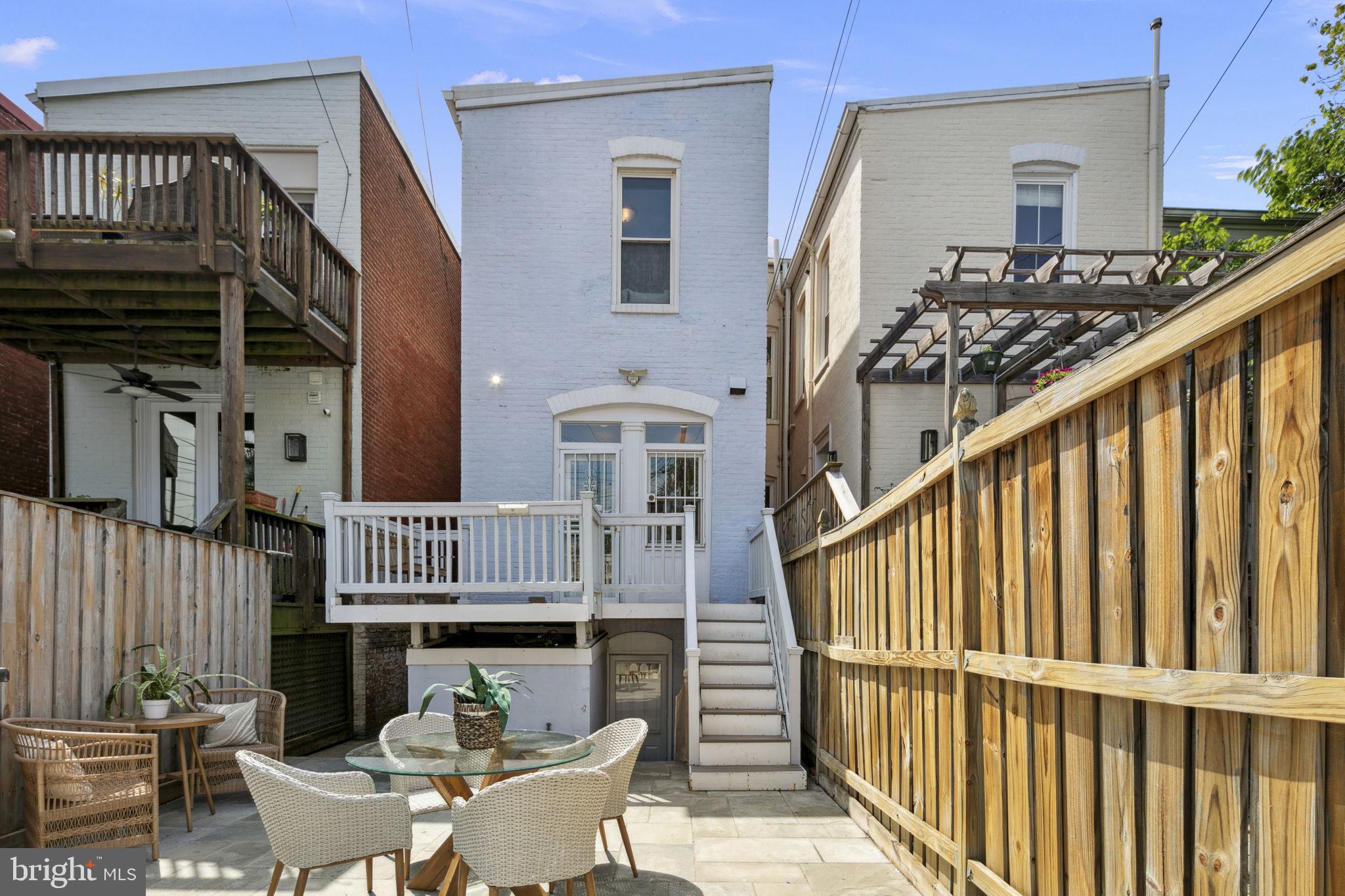 414 10TH STREET SE
