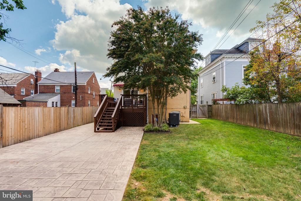 1411 LONGFELLOW STREET NW