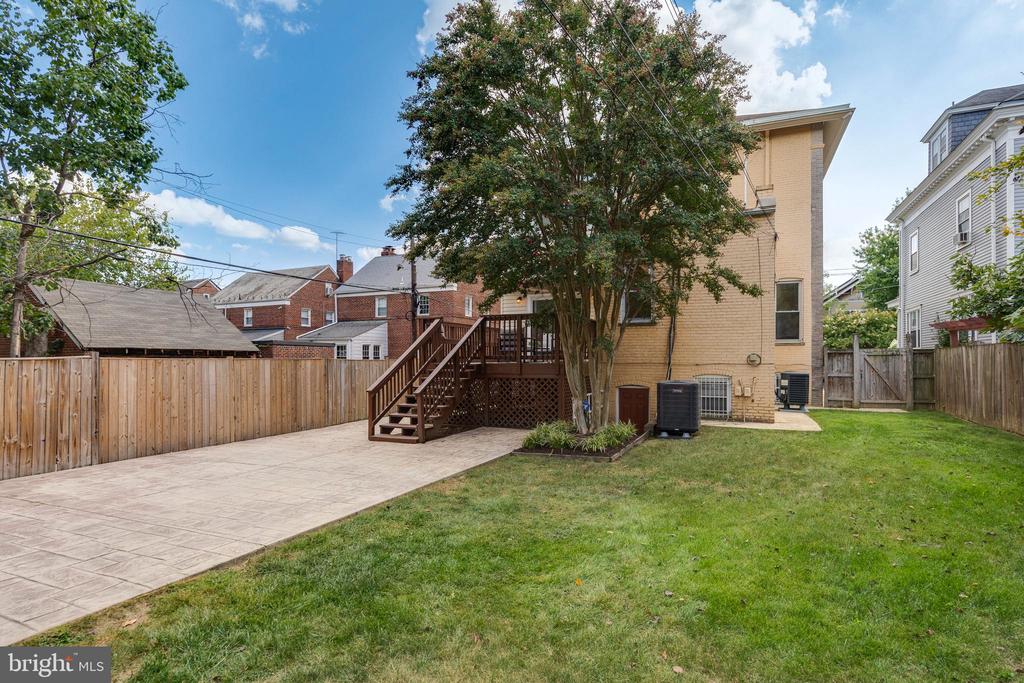 1411 LONGFELLOW STREET NW
