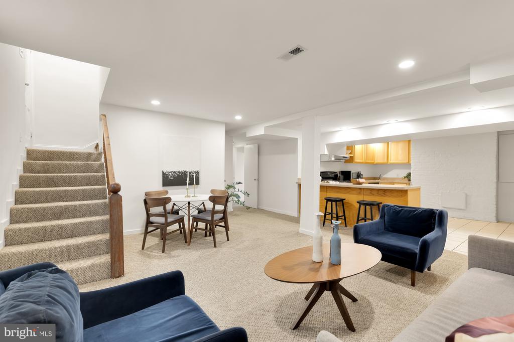 1411 LONGFELLOW STREET NW