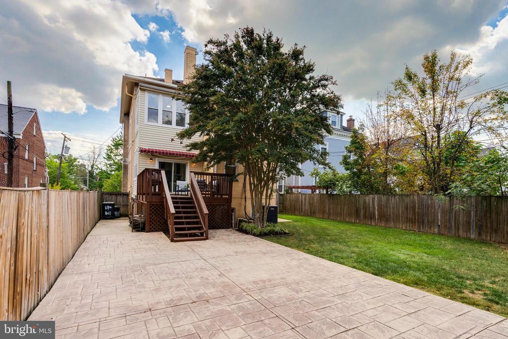 1411 LONGFELLOW STREET NW