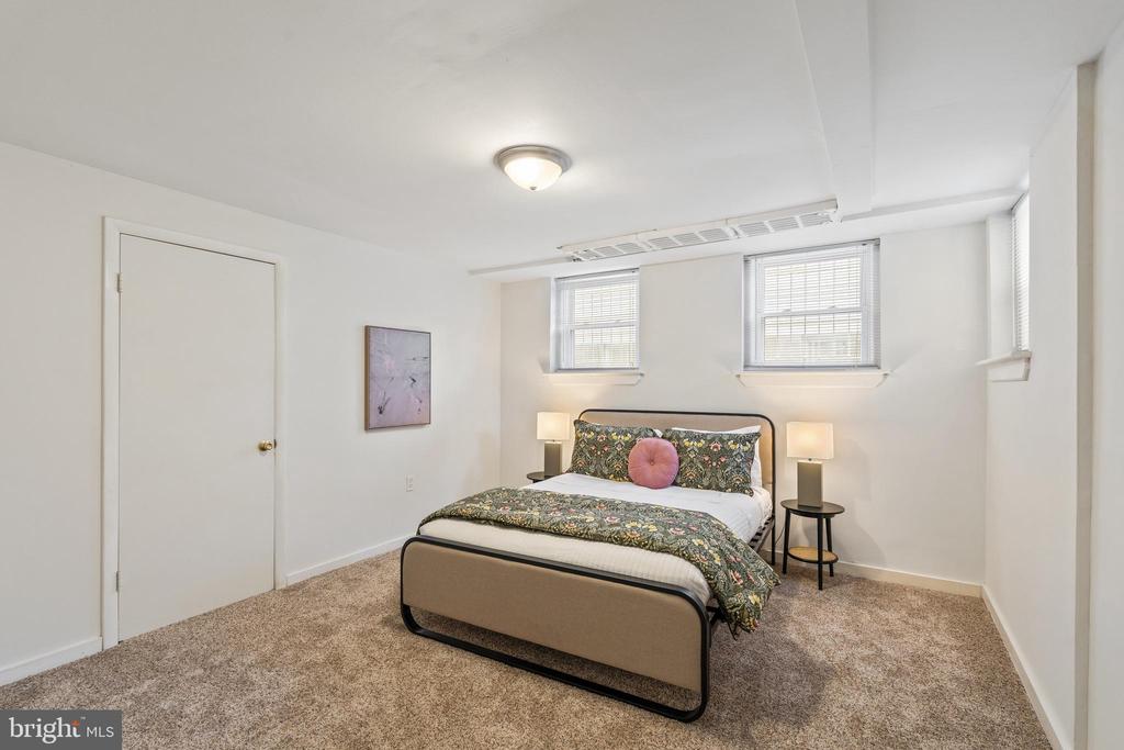1411 LONGFELLOW STREET NW