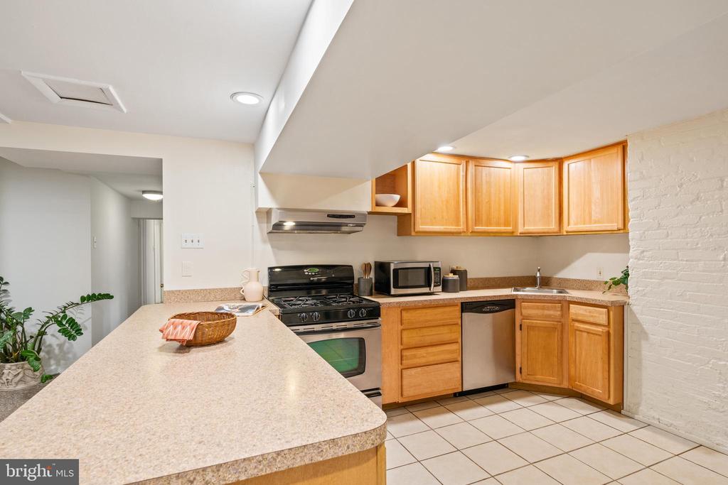 1411 LONGFELLOW STREET NW