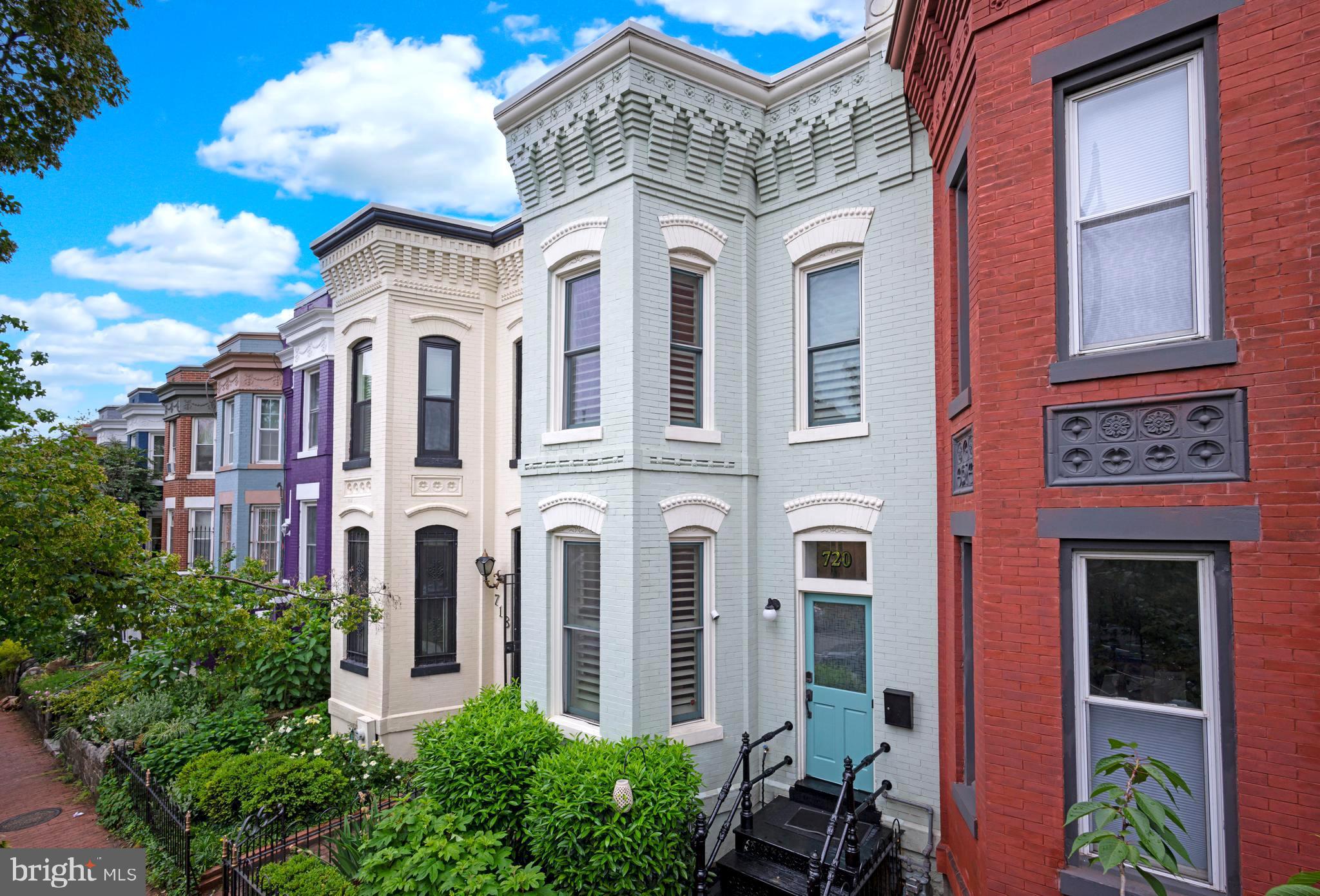 720 4TH STREET NE
