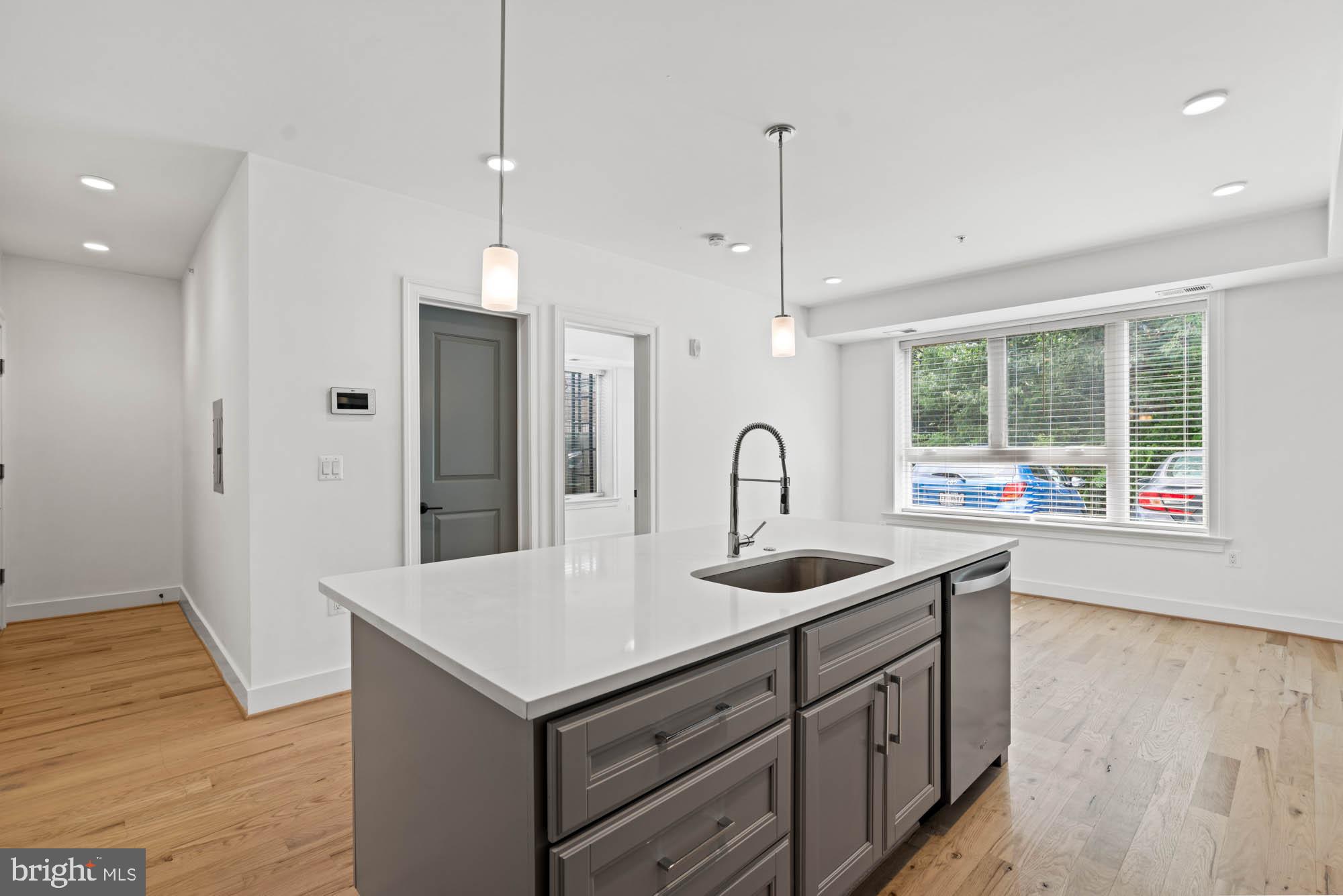 1007 BRYANT STREET NE 2