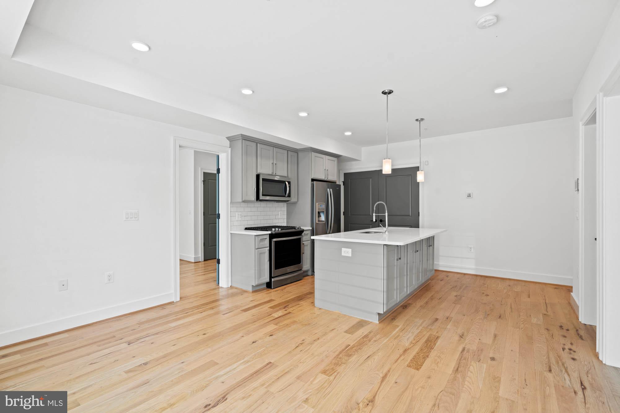 1007 BRYANT STREET NE 2