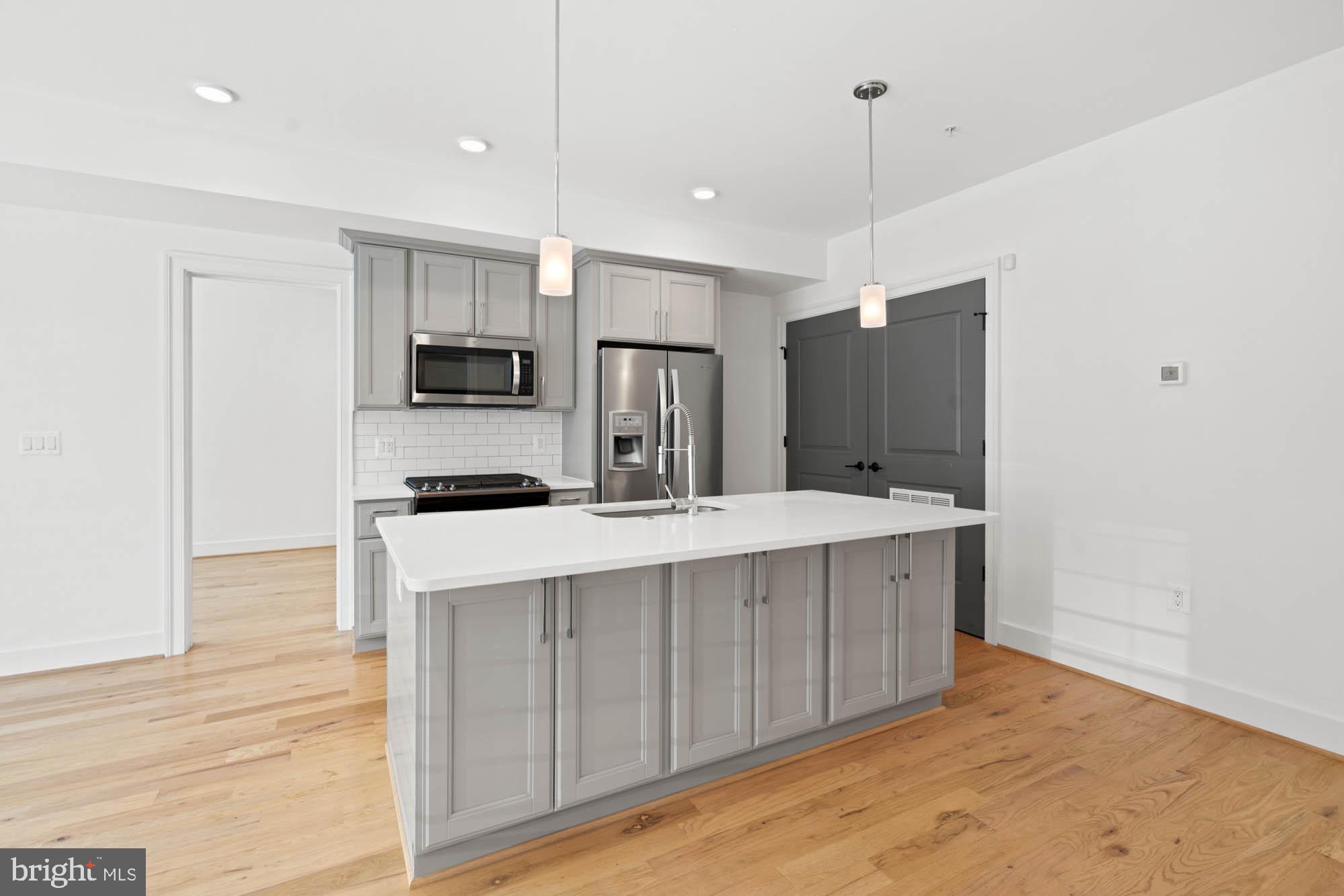1007 BRYANT STREET NE 2