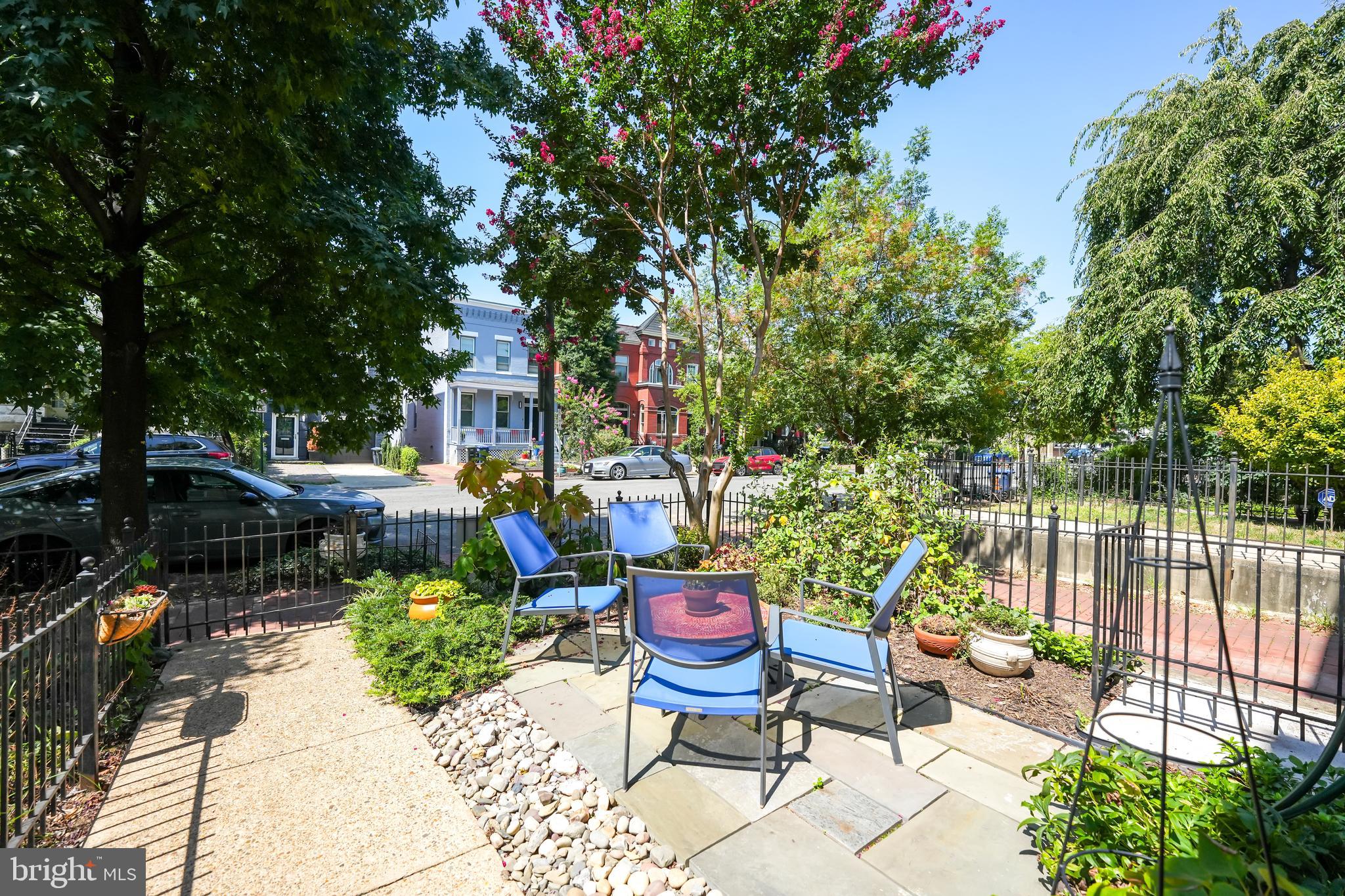 707 12TH STREET NE