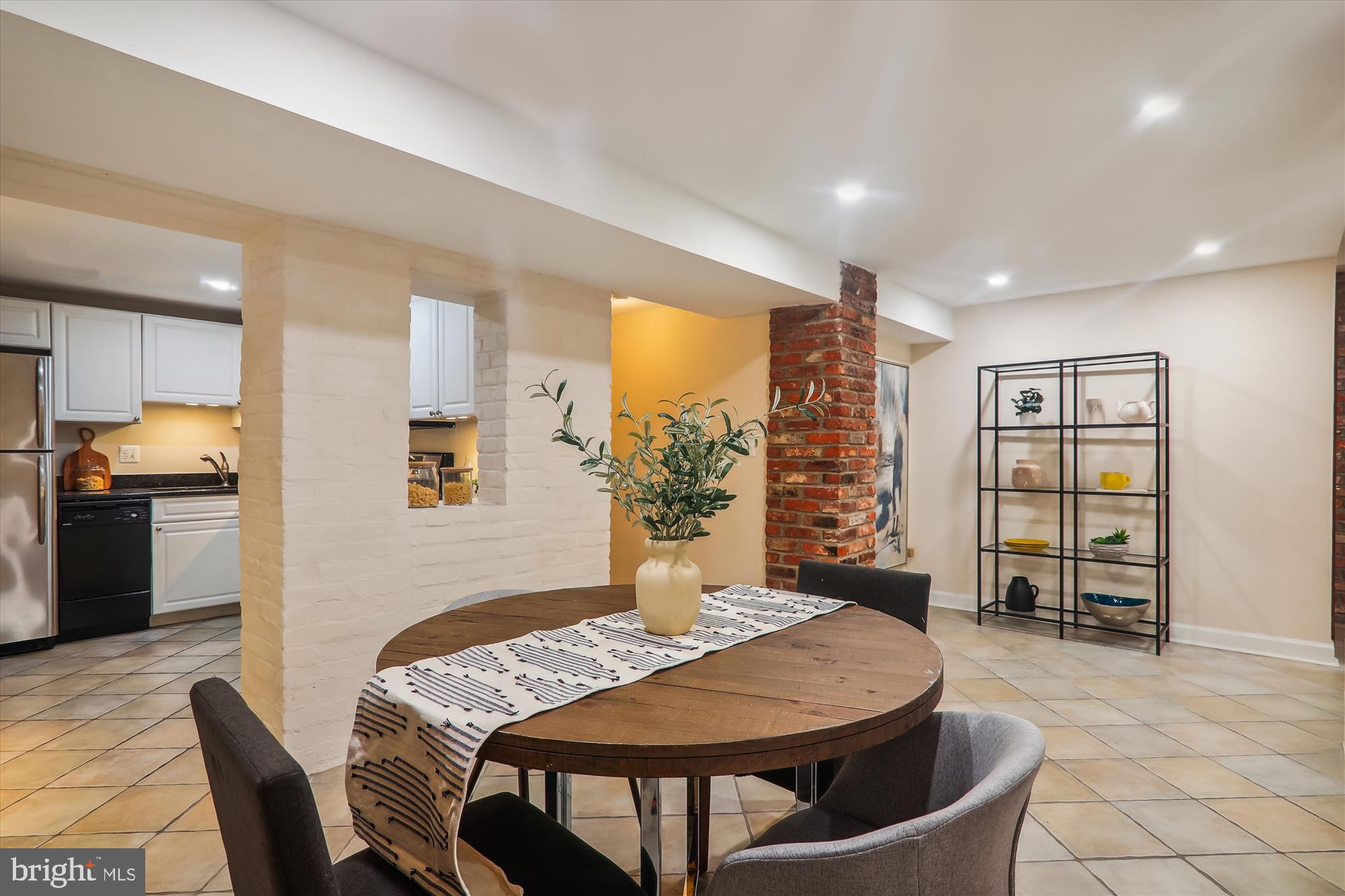 2038 18TH STREET NW T1