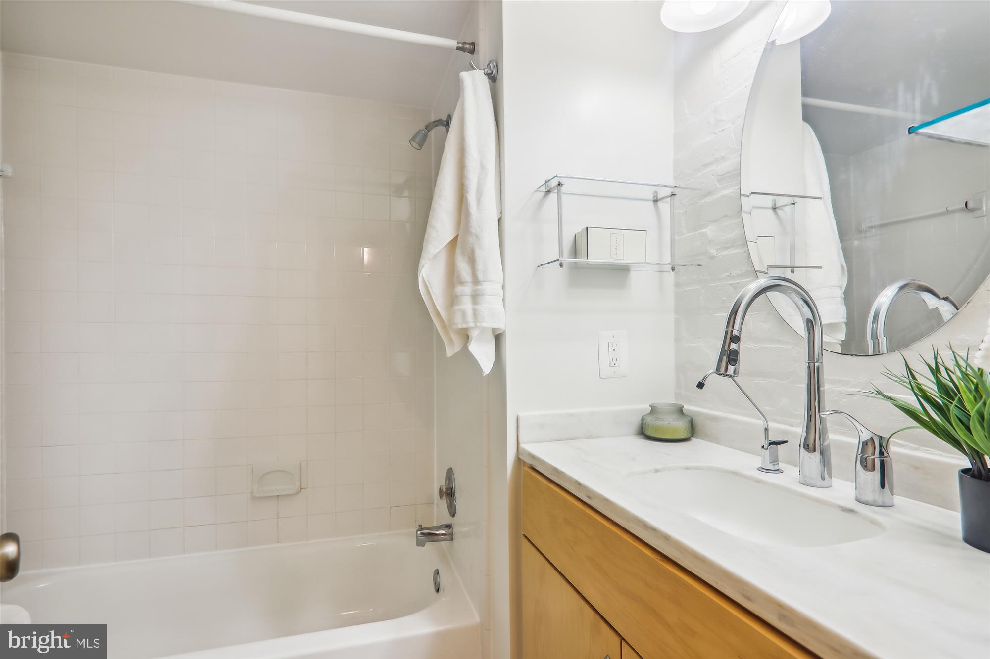 2038 18TH STREET NW T1